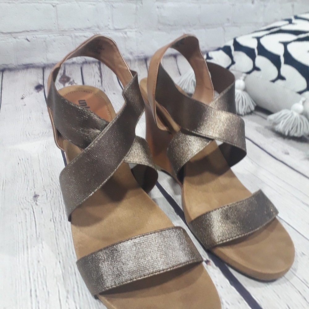 UNLISTED WOMEN'S SANDAL 🙍‍♀️🤩💛